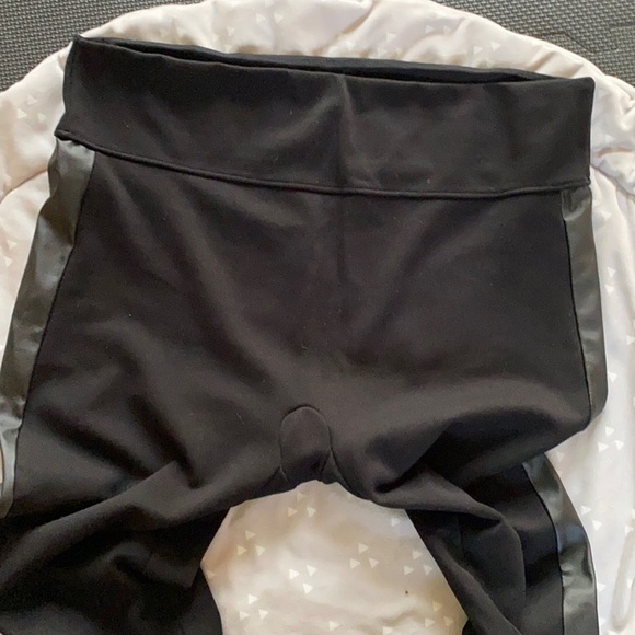 Assets by Spanx Black Faux Leather Racing Stripe Leggings Size 1X - Picture 5 of 7